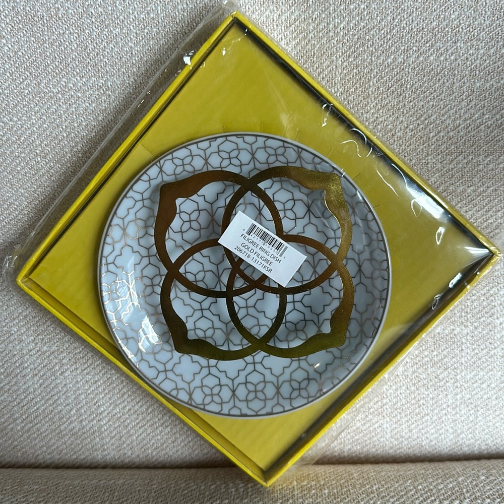 Kendra Scott Ceramic Filigree Ring Dish NWT
